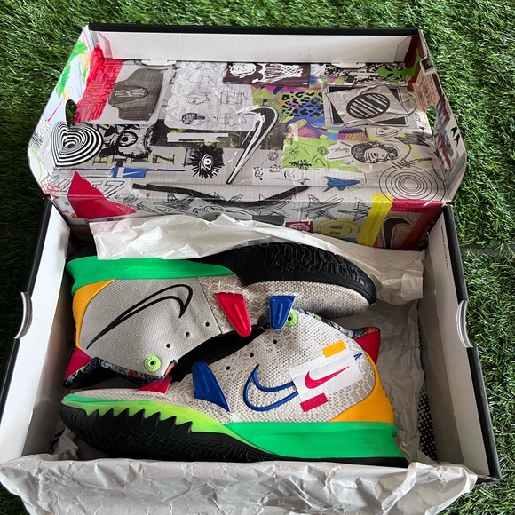 Men’s Kyrie 7s “Visions” - Picture 4 of 4